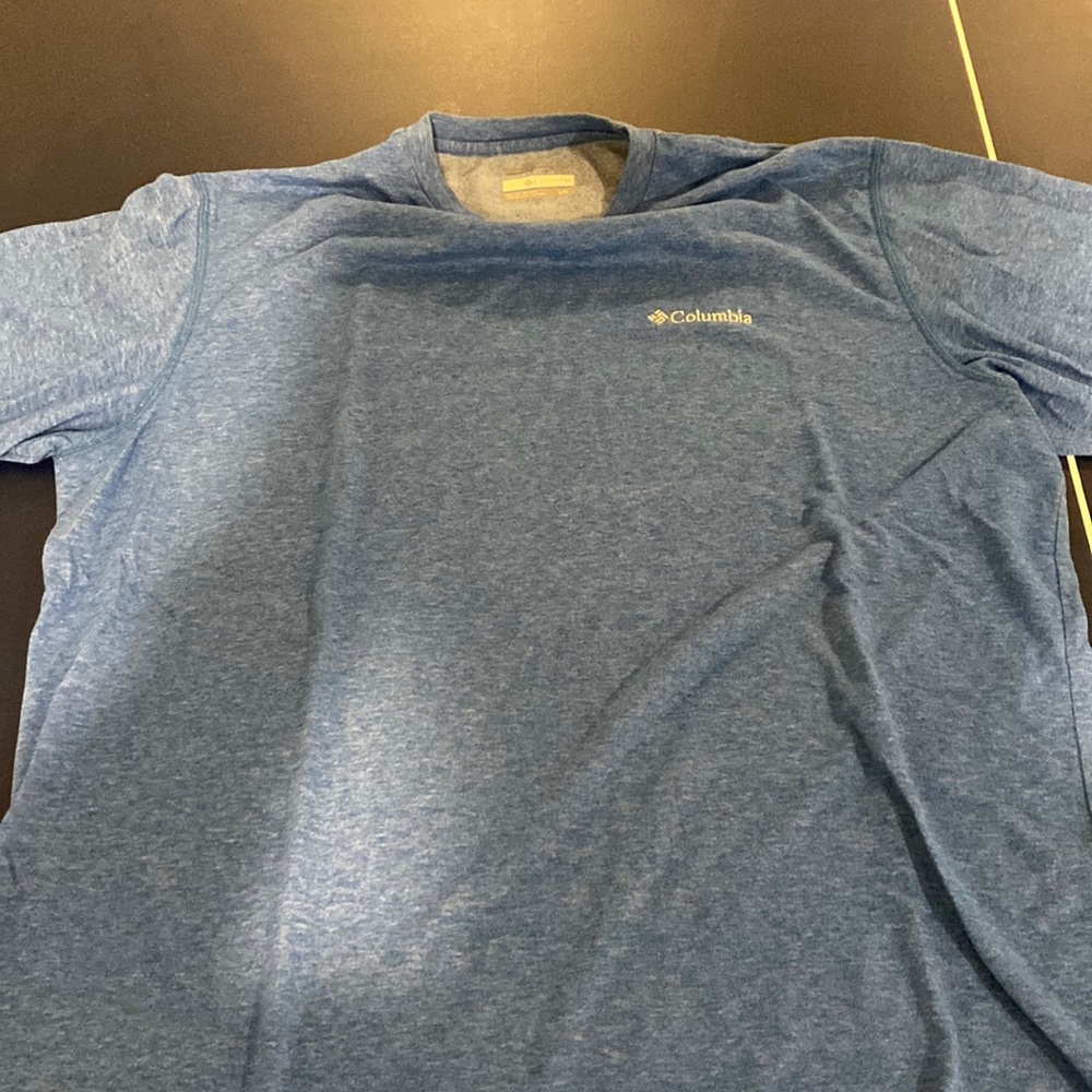 Columbia T-shirt